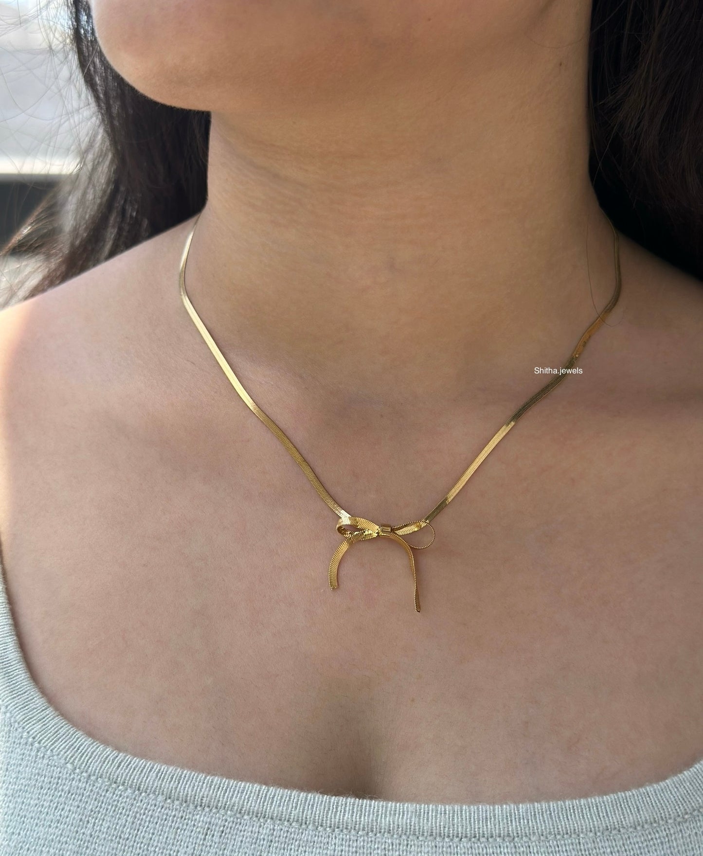 Bow Necklace