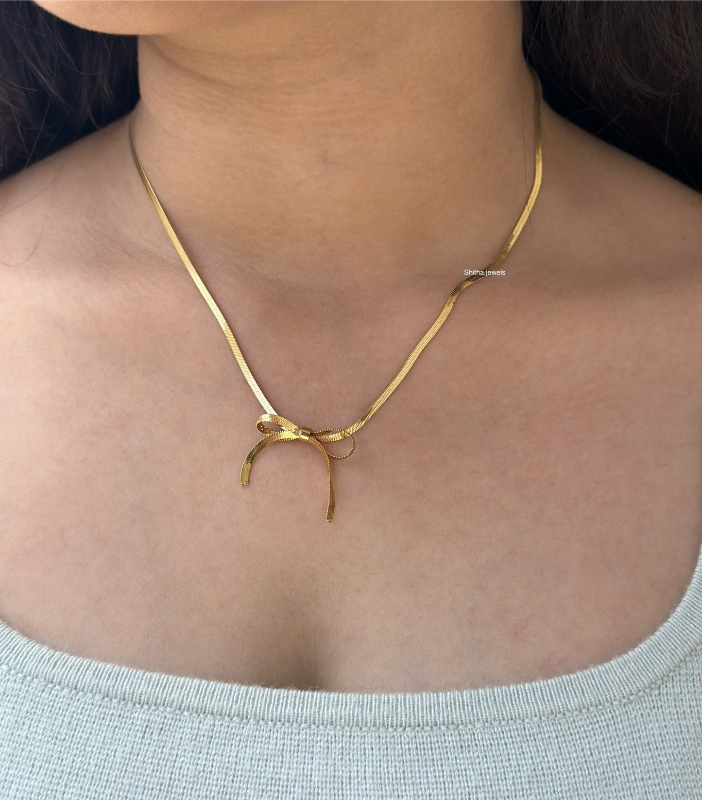 Bow Necklace