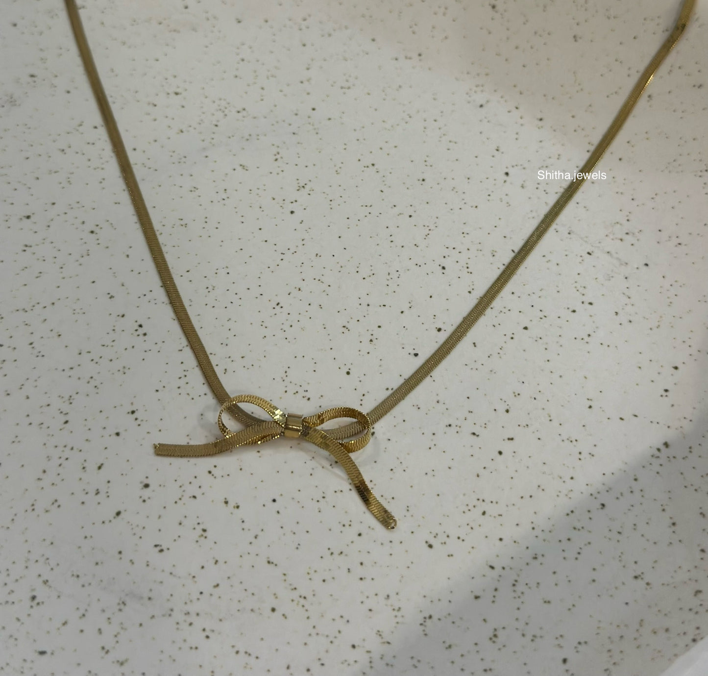 Bow Necklace